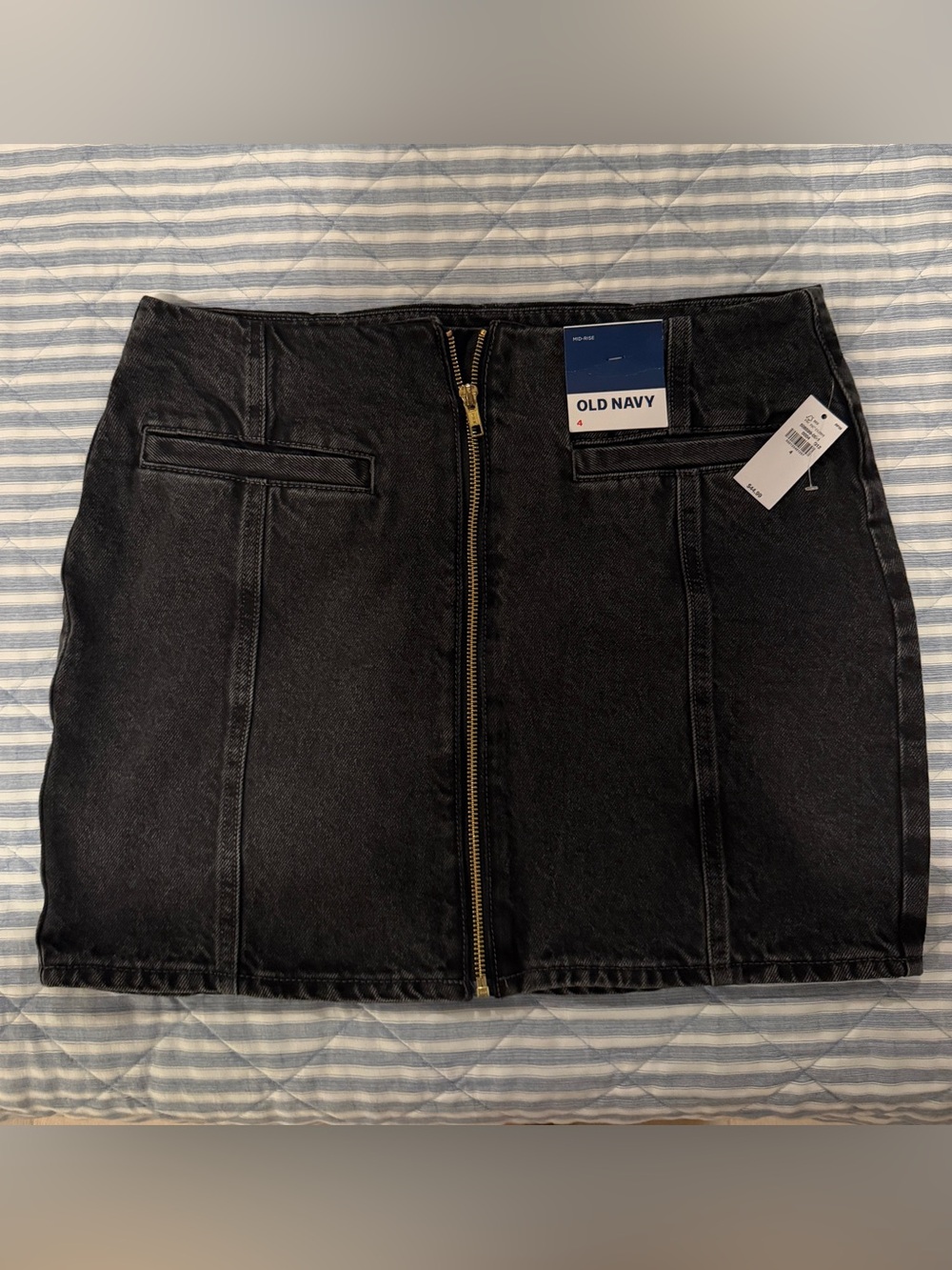 NWT Old Navy Black Denim Mini Skirt with Front Zip size 4